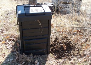 Compost Bin with Manure